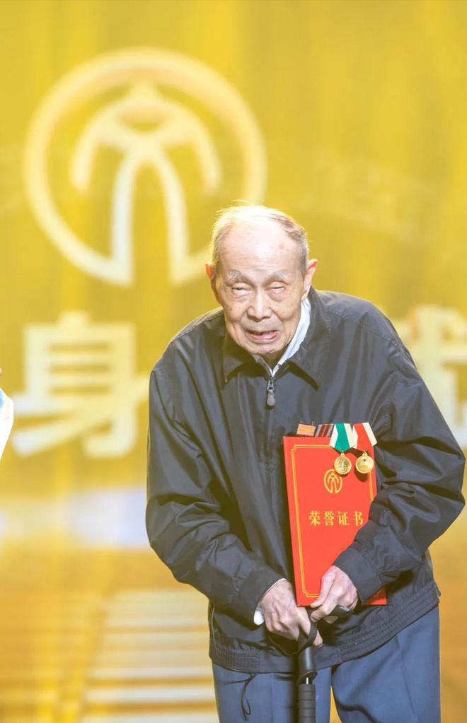 星名人去世最小年龄27岁一路走好！k8凯发国际9月刚过半国内5位明(图17)